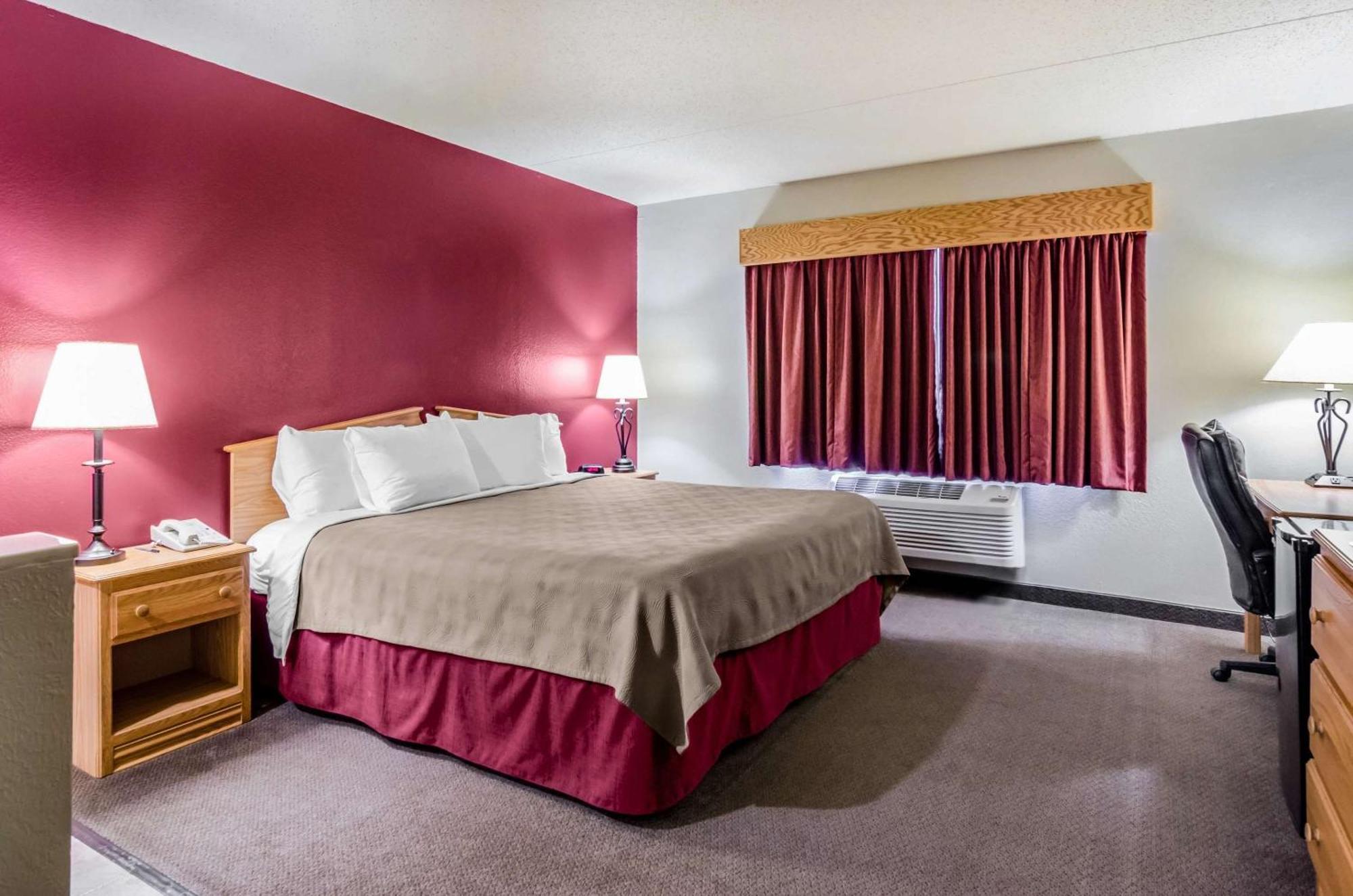 Rodeway Inn Hesston Exterior foto