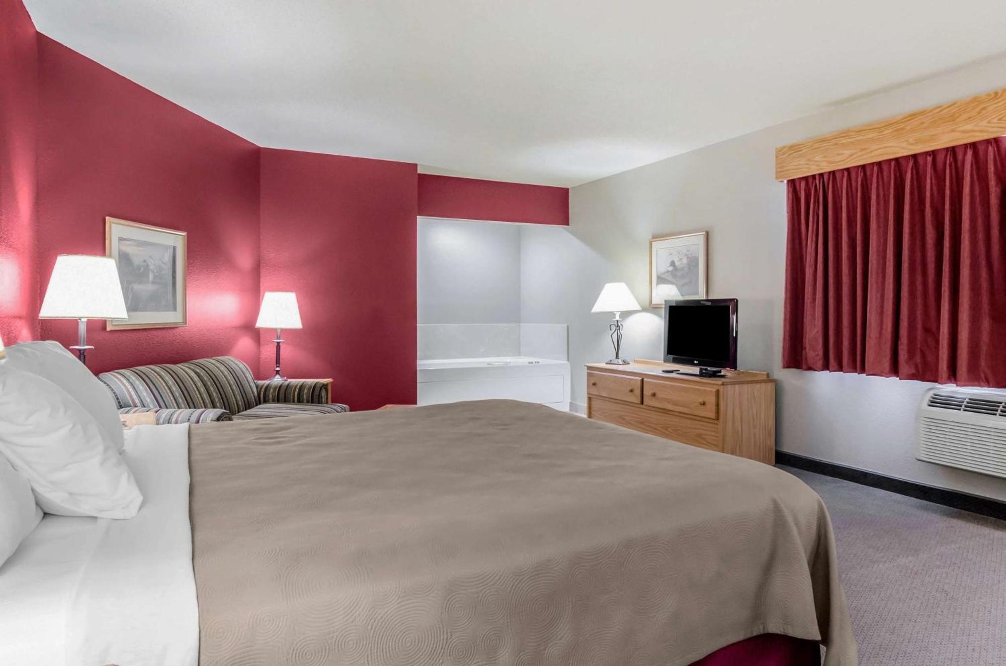 Rodeway Inn Hesston Exterior foto