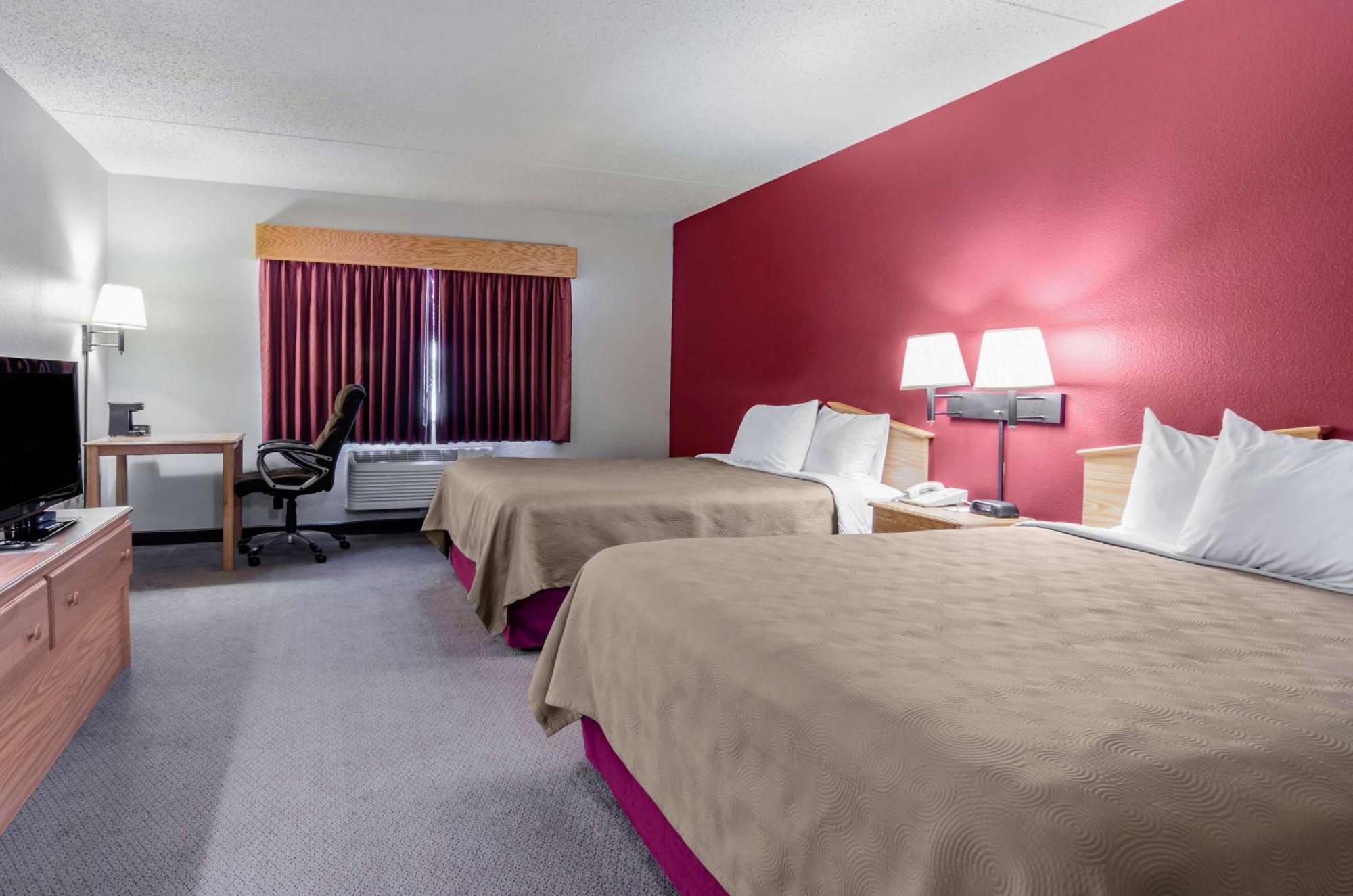 Rodeway Inn Hesston Exterior foto
